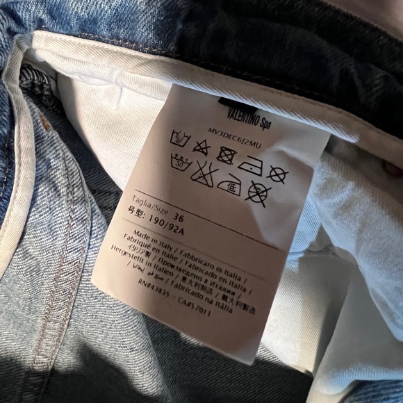 Men Valentino jeans size 36 broken top button - Picture 3 of 4